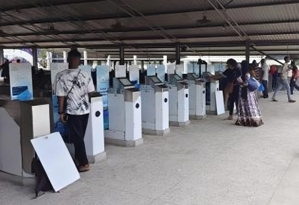 Sliding or Swing Turnstile Gate Which Offers Better Access Security