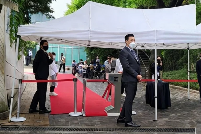 Is a Stainless Steel Tripod Turnstile Gate the Ultimate Outdoor Solution