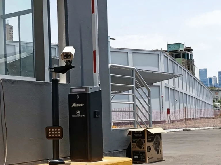 How Do AI and IoT Technologies Improve the Efficiency of Modern Gate Barriers